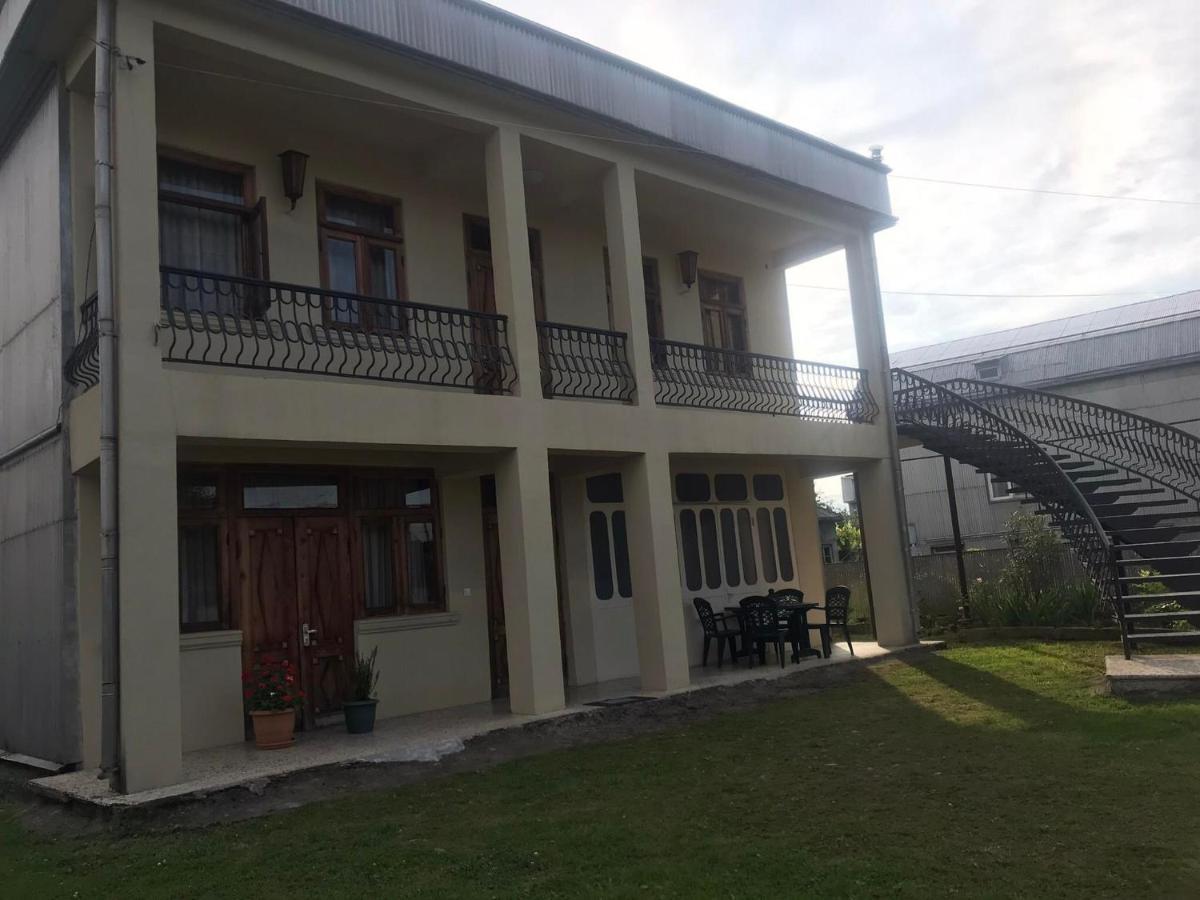 Luka Family Guest House Batumi Luaran gambar