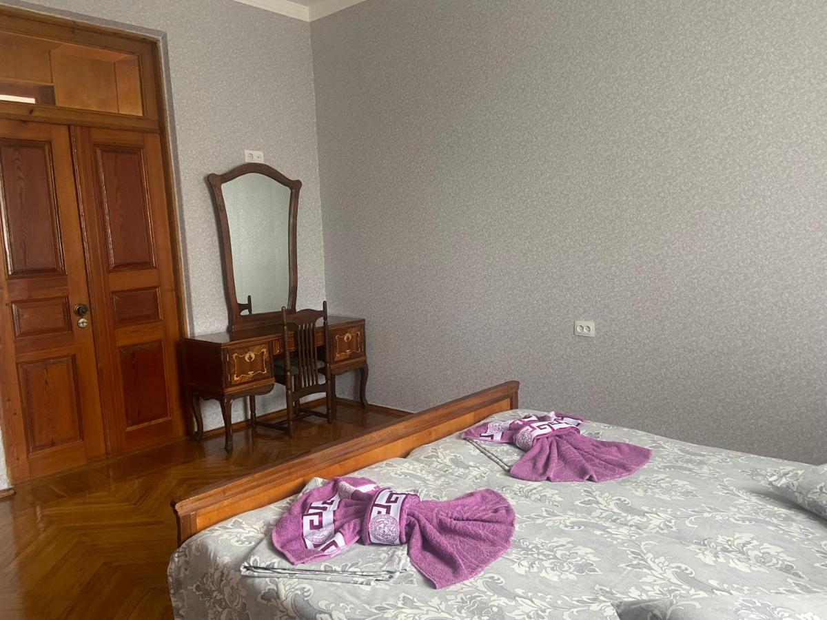 Luka Family Guest House Batumi Luaran gambar