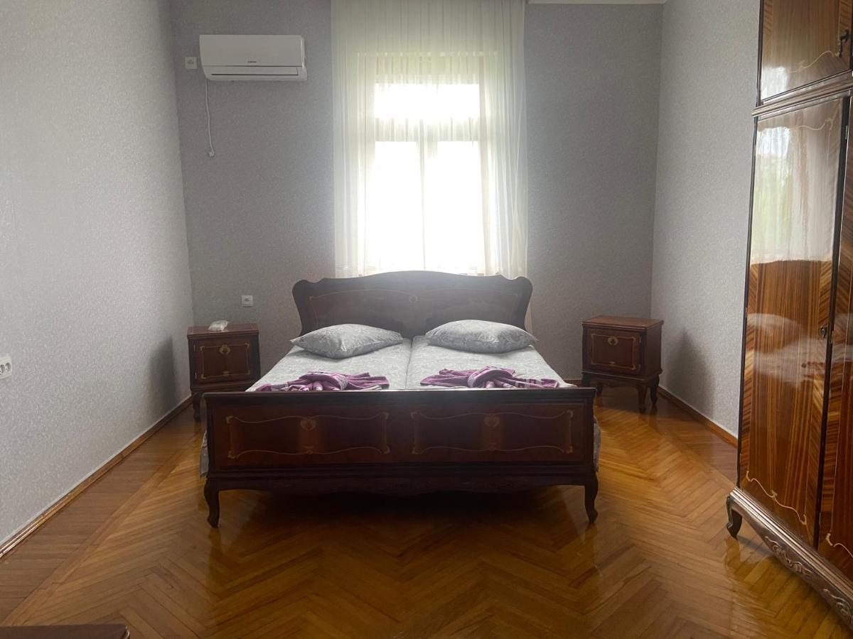 Luka Family Guest House Batumi Luaran gambar