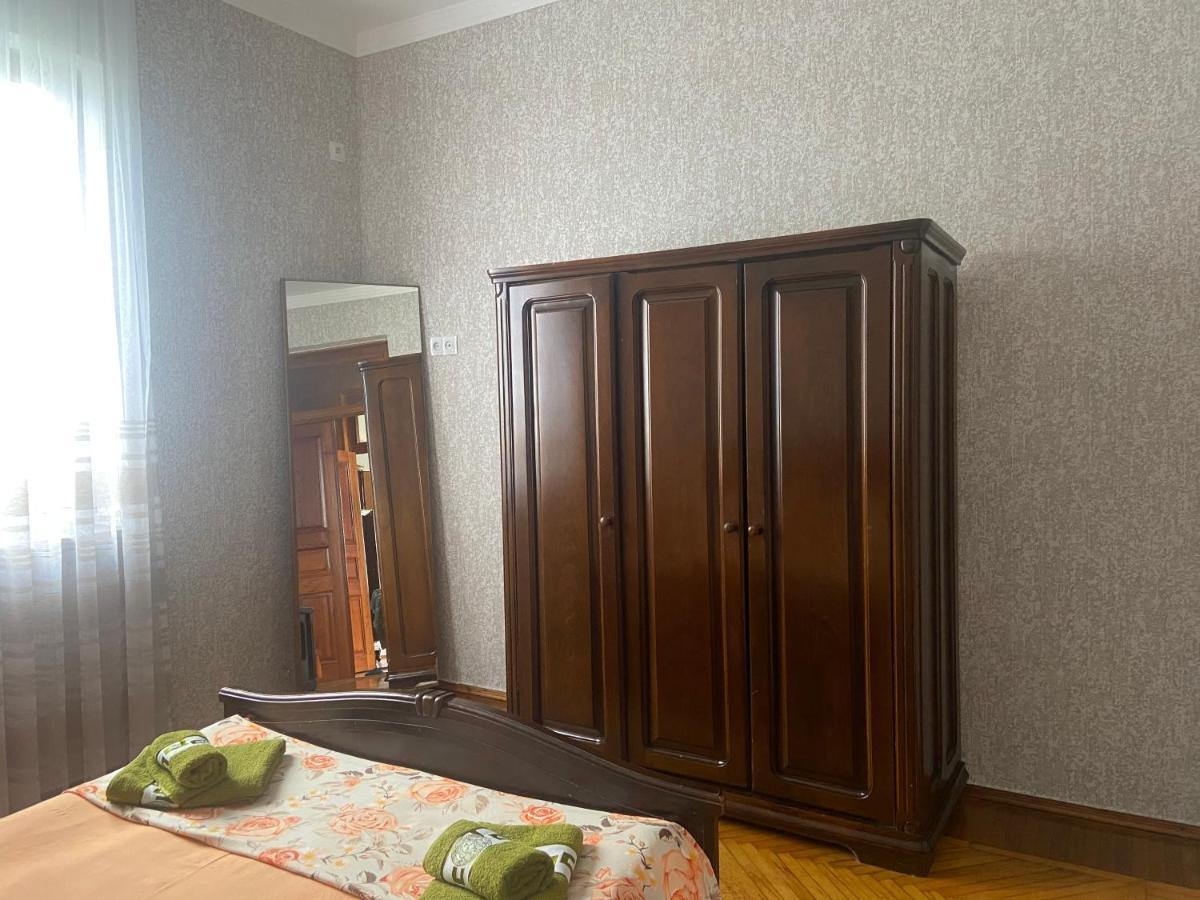 Luka Family Guest House Batumi Luaran gambar